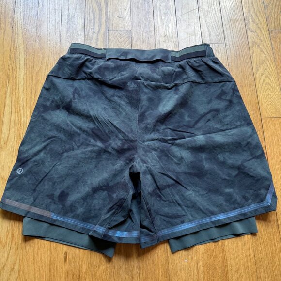 Lululemon Men Size M Black Tidal Dye Surge 6" Bold Lines Athletic Running Shorts - Picture 11 of 15